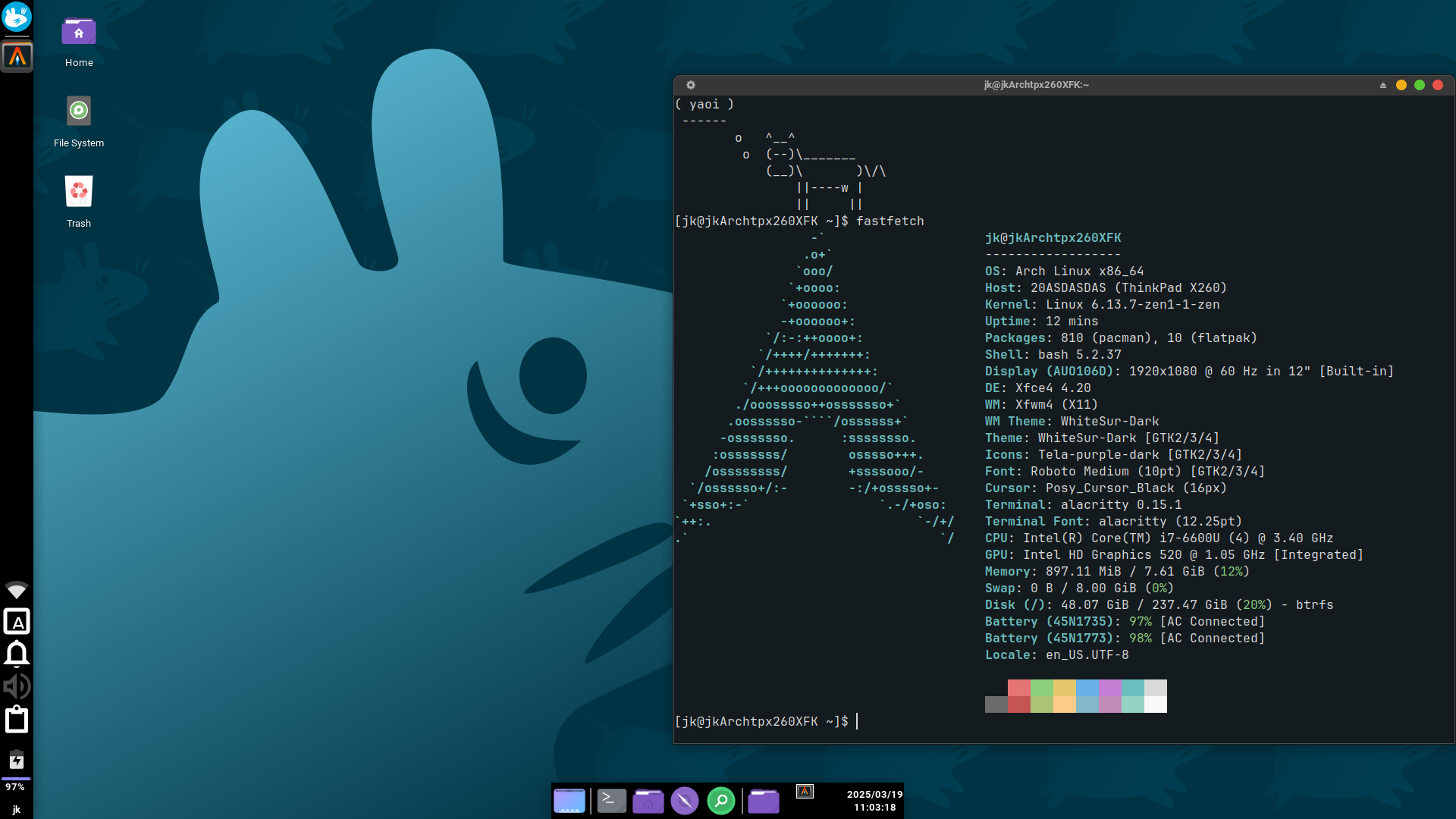 Screenshot of xfce desktop, with a terminal running fastfetch, on Archlinux